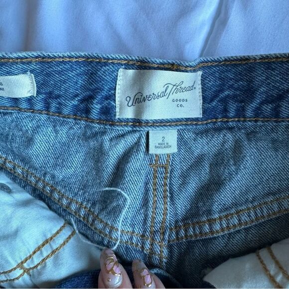 Universal Thread Distressed Blue Jean Shorts - Picture 4 of 7